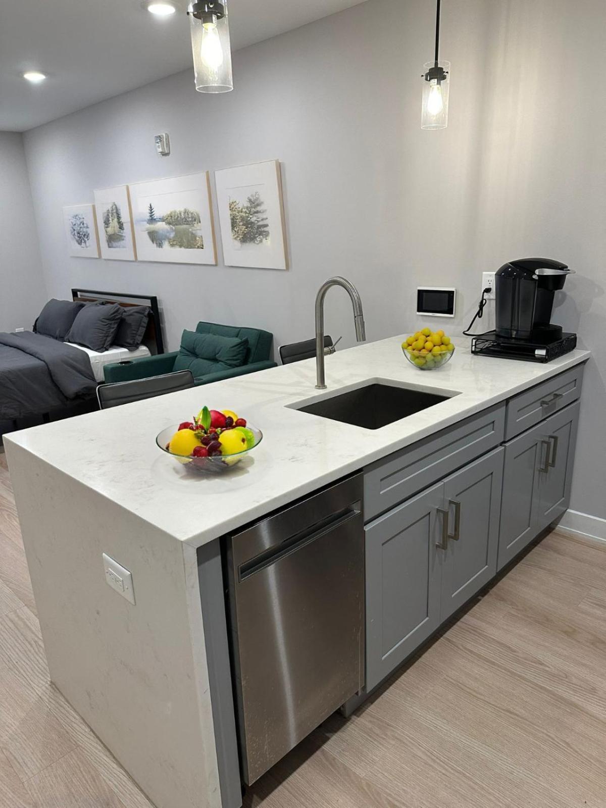 Luxury Stay For Nyc Visit Jersey City 7 Min Walk Nyc Train Station Экстерьер фото